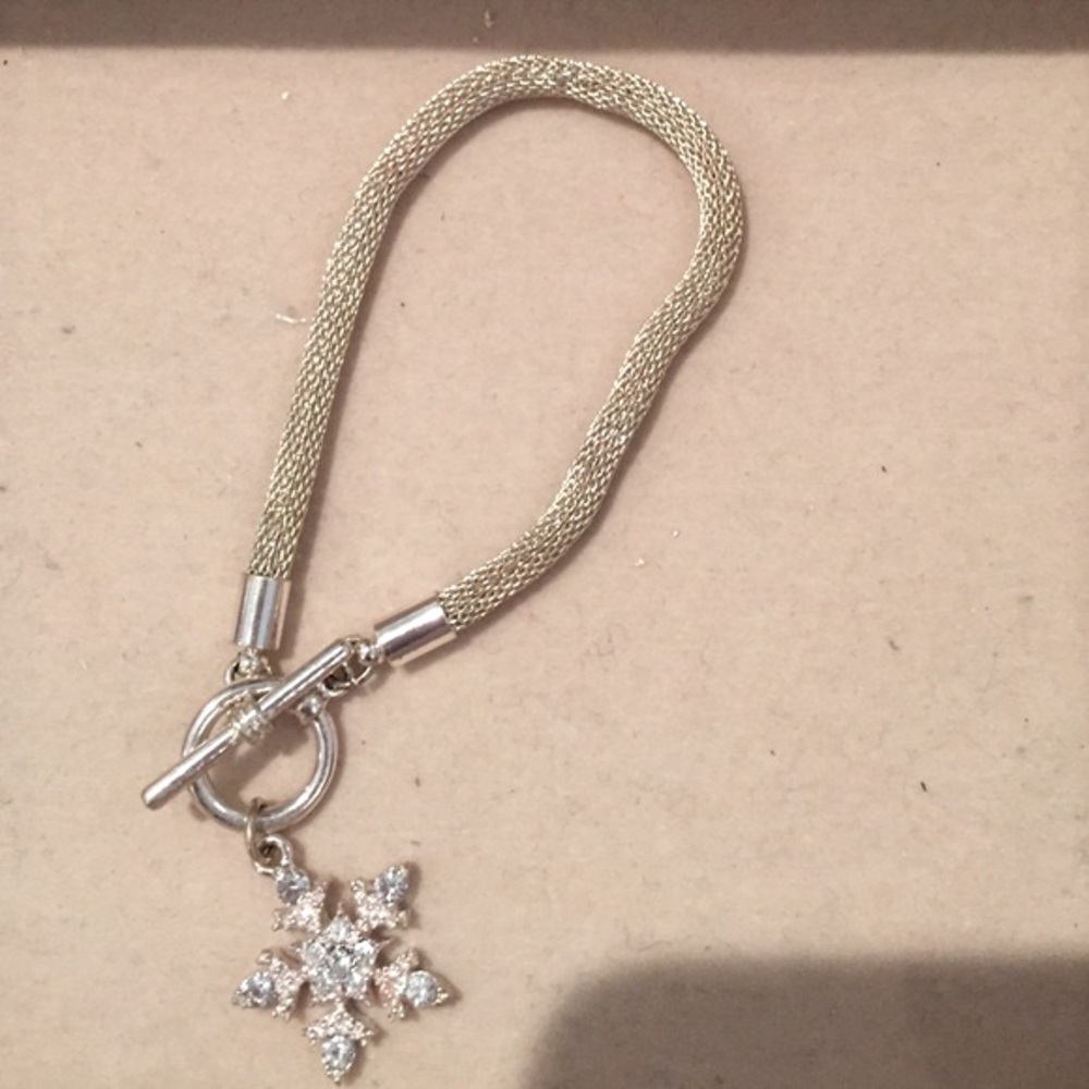 Silver Mesh Snowflake Bracelet - Picture 3 of 5